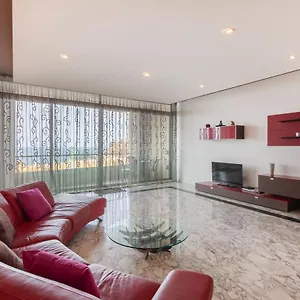 Spacious Seafront With Living, Sofa, Wifi & Ac By 360 Estates Sliema